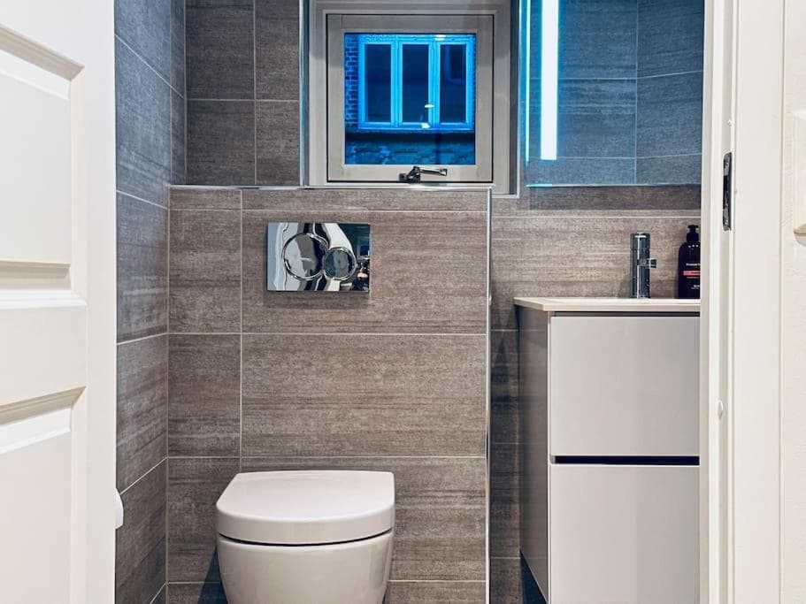 Photograph supplied for Modern Central Apartment