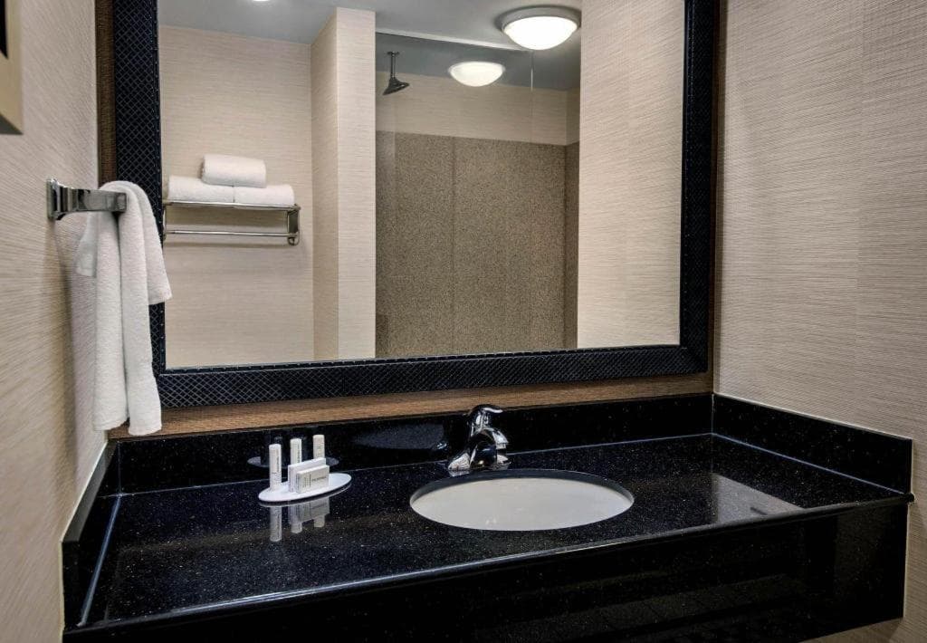 Photograph supplied for Inn & Suites Baltimore Downtown/Inner Harbor