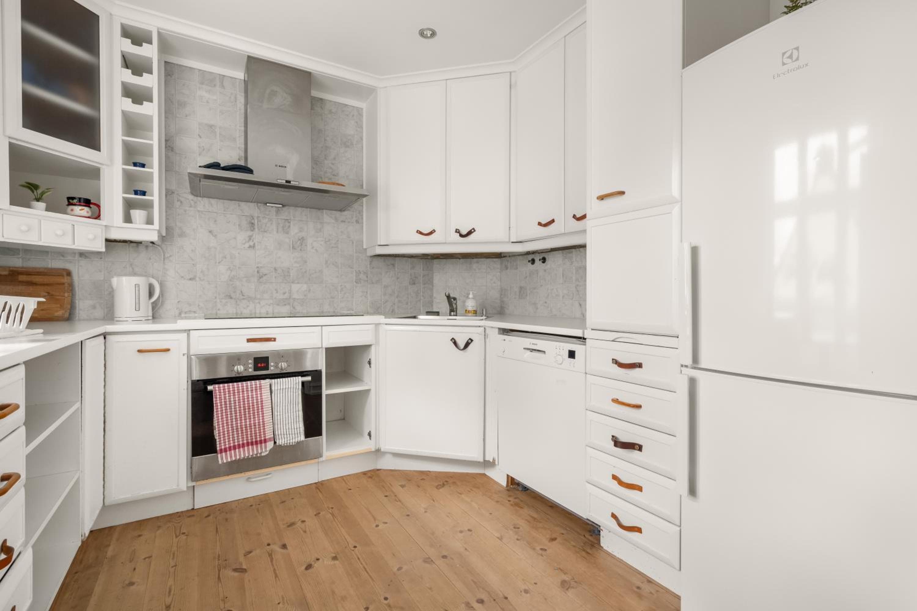 Photograph supplied for Charming apartment with stunning views!