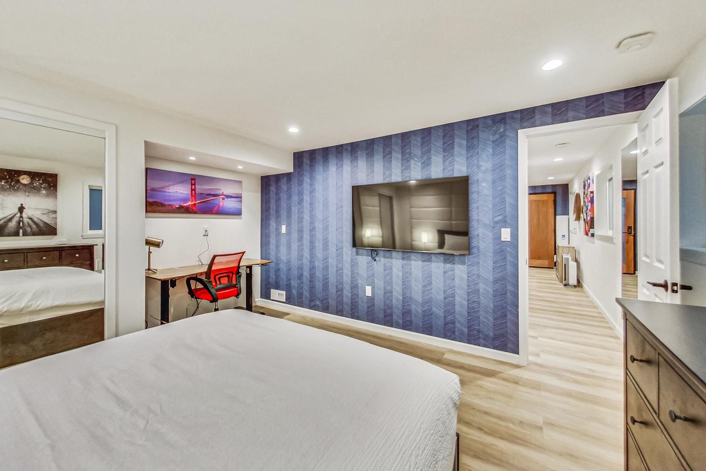 Photograph supplied for Spacious 4BR2BA Flat in Central SOMA