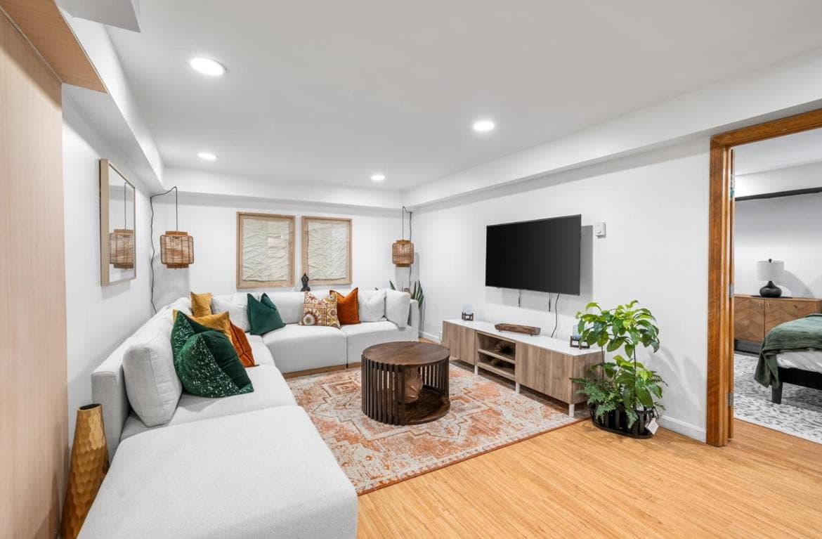 Photograph supplied for modern 2 bed apt mins to Fenway 5 min to train