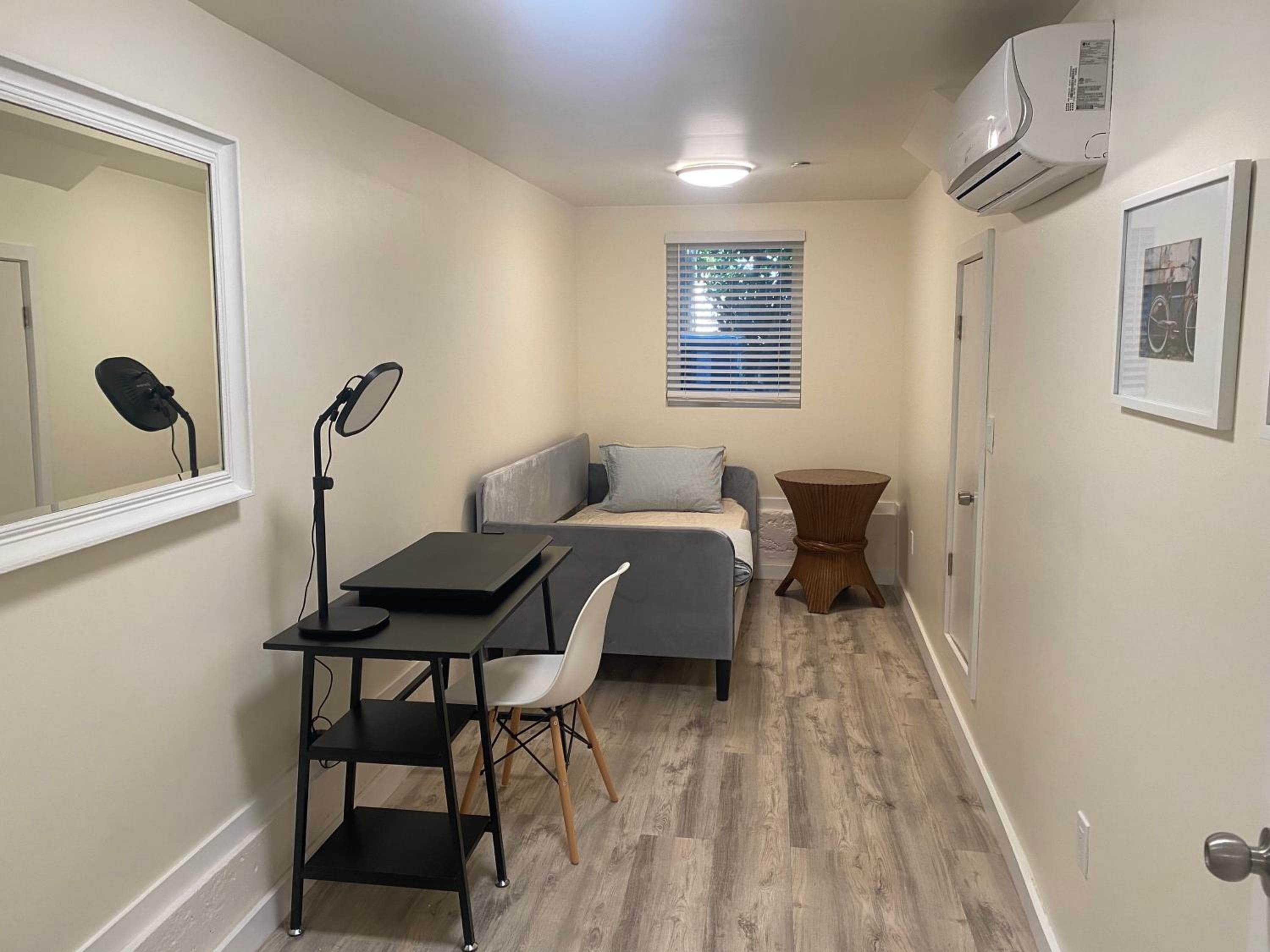 Photograph supplied for Charming 3BR 1BA Apt in Mission