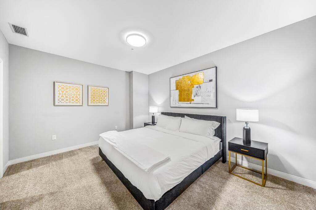 Photograph supplied for 2BR unit with Game Machine with Pool and Gym Access-602