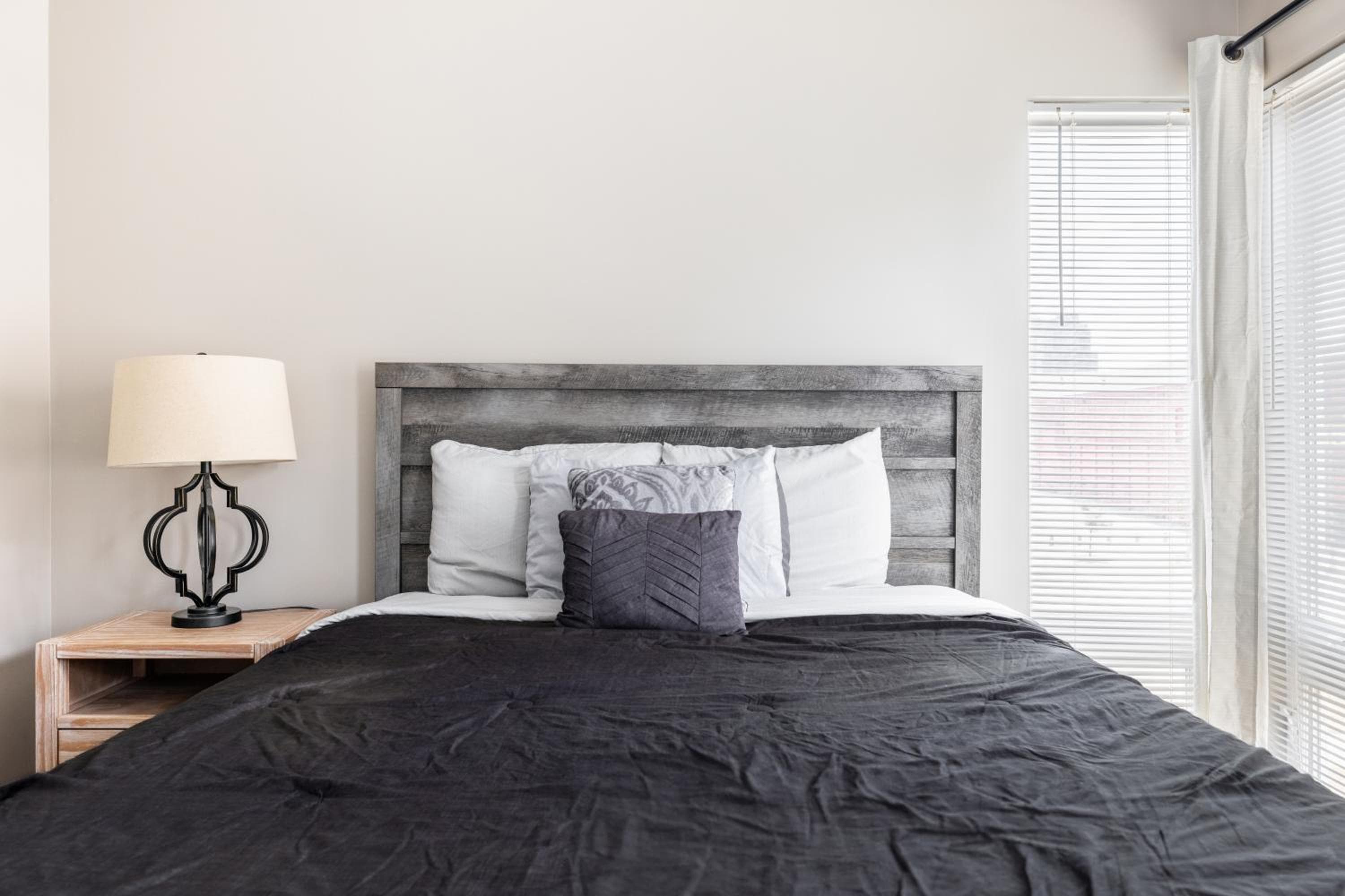 Photograph supplied for Luxury Downtown Townhome Unit 13