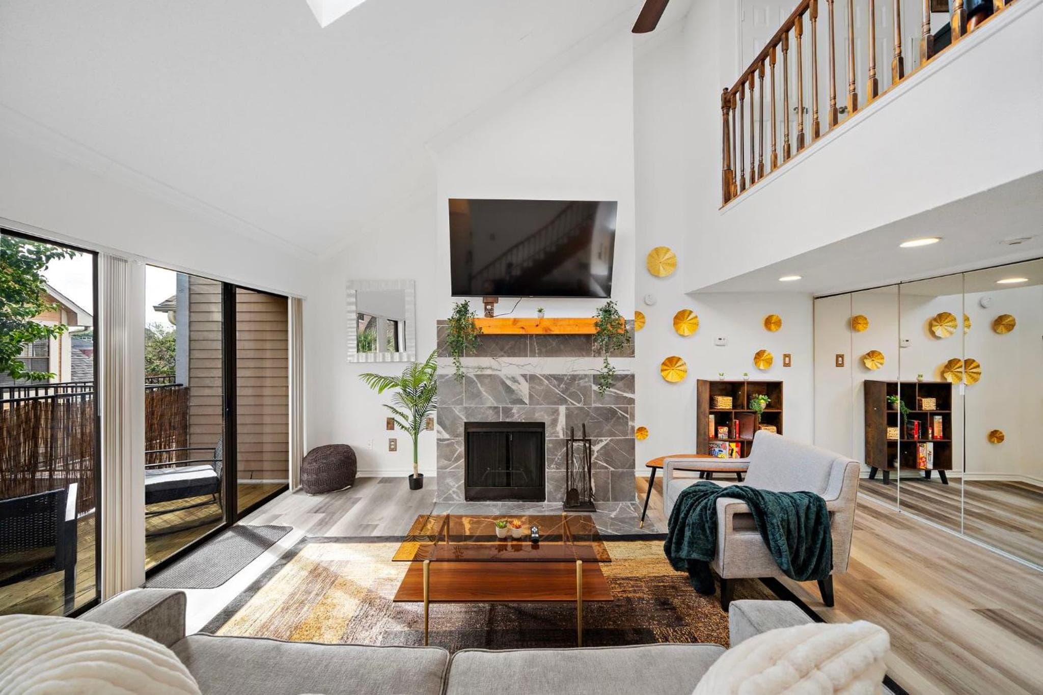 Photograph supplied for Upscale 1br Condo In Med Center