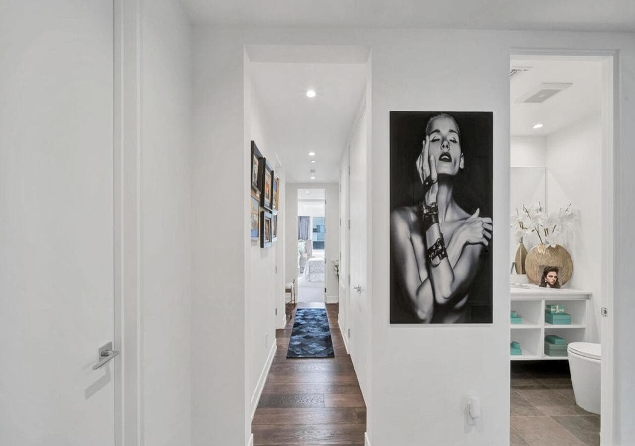 Photograph supplied for Expansive 3 Bedroom Stunning Apartment