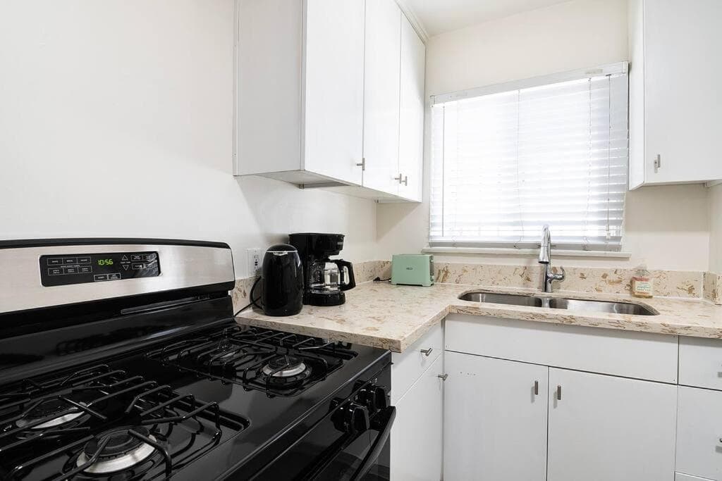 Photograph supplied for Modern 1BR Apartment Hollywood