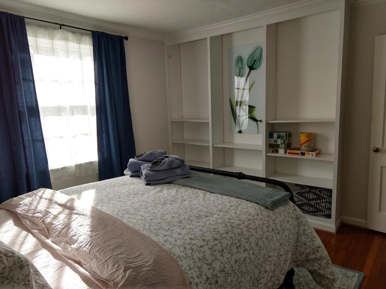 Photograph supplied for Charming Classic Cottage 2Br