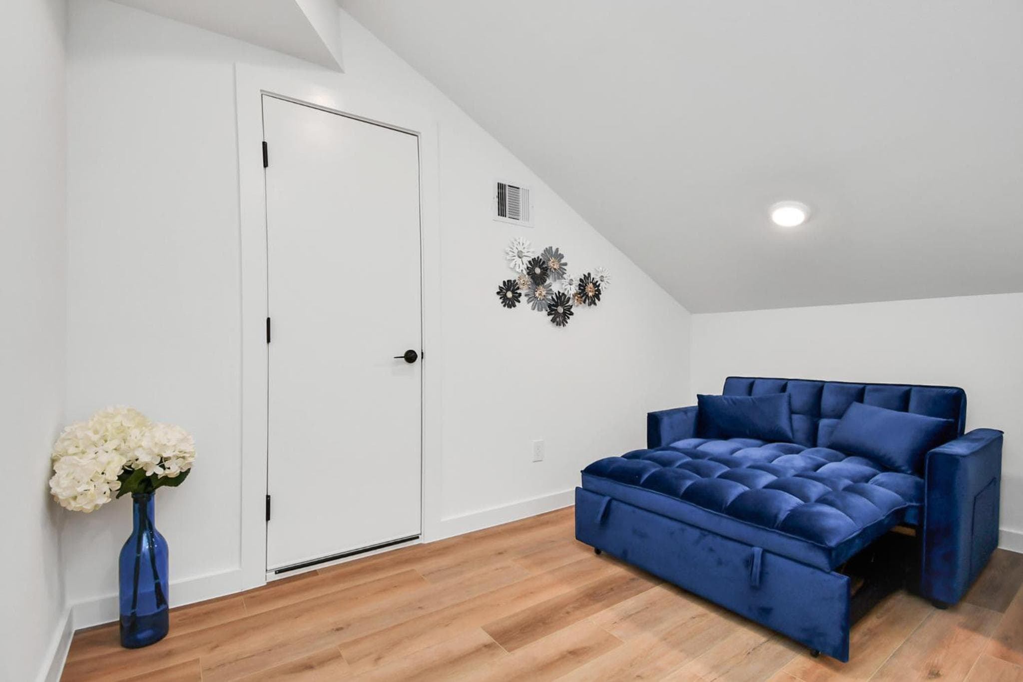 Photograph supplied for Midnight Reverie- Luxury Townhouse-Med Center DWTN
