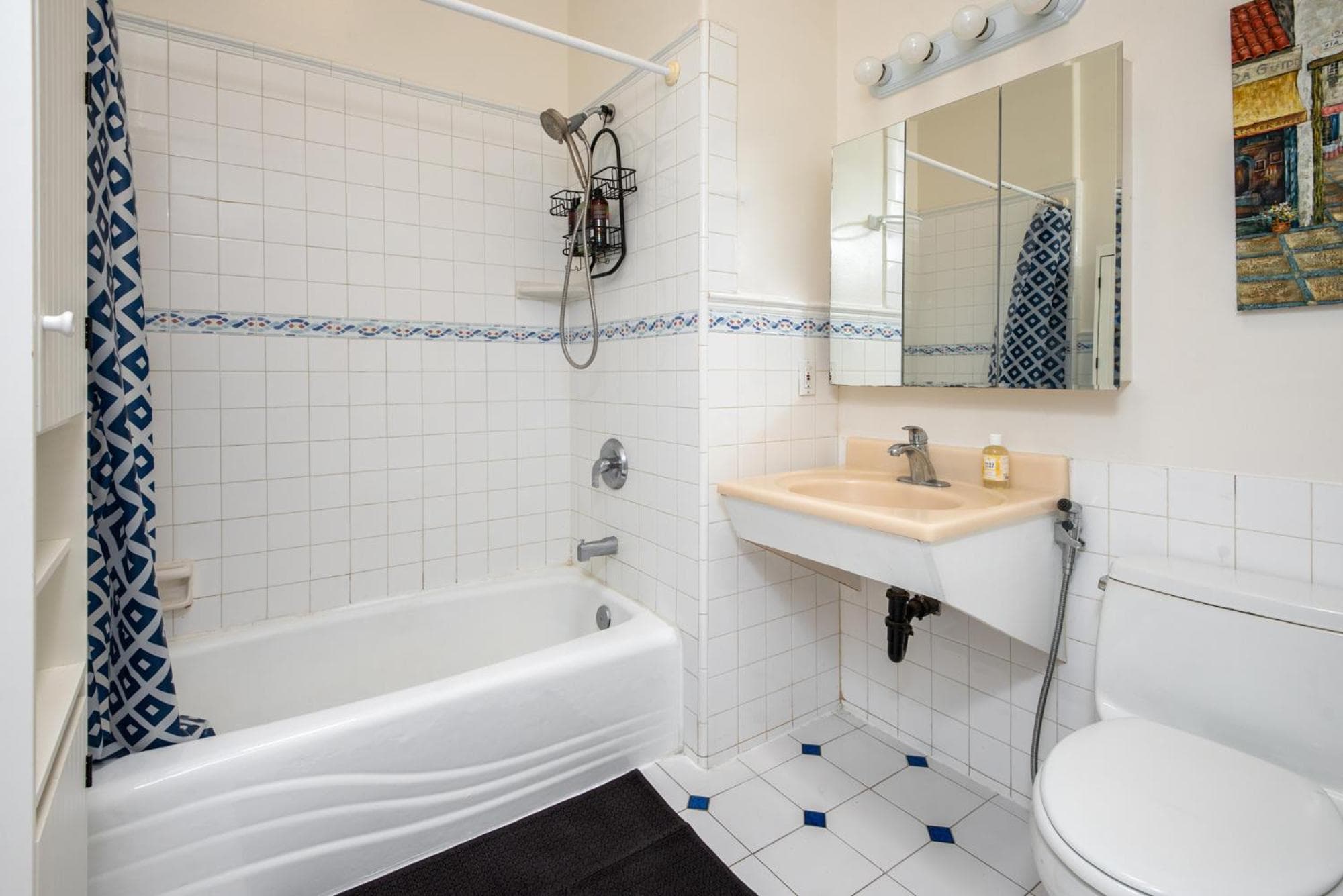Photograph supplied for Beverly Hills Boulevard Luxe 1-BR for 4 Guests