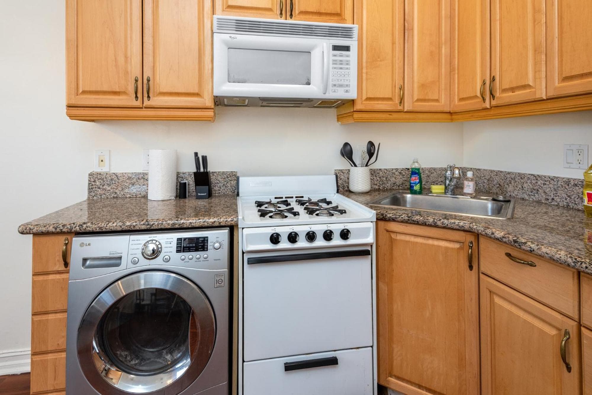 Photograph supplied for Luxury in Beverly Hills 1-BR Haven for 4