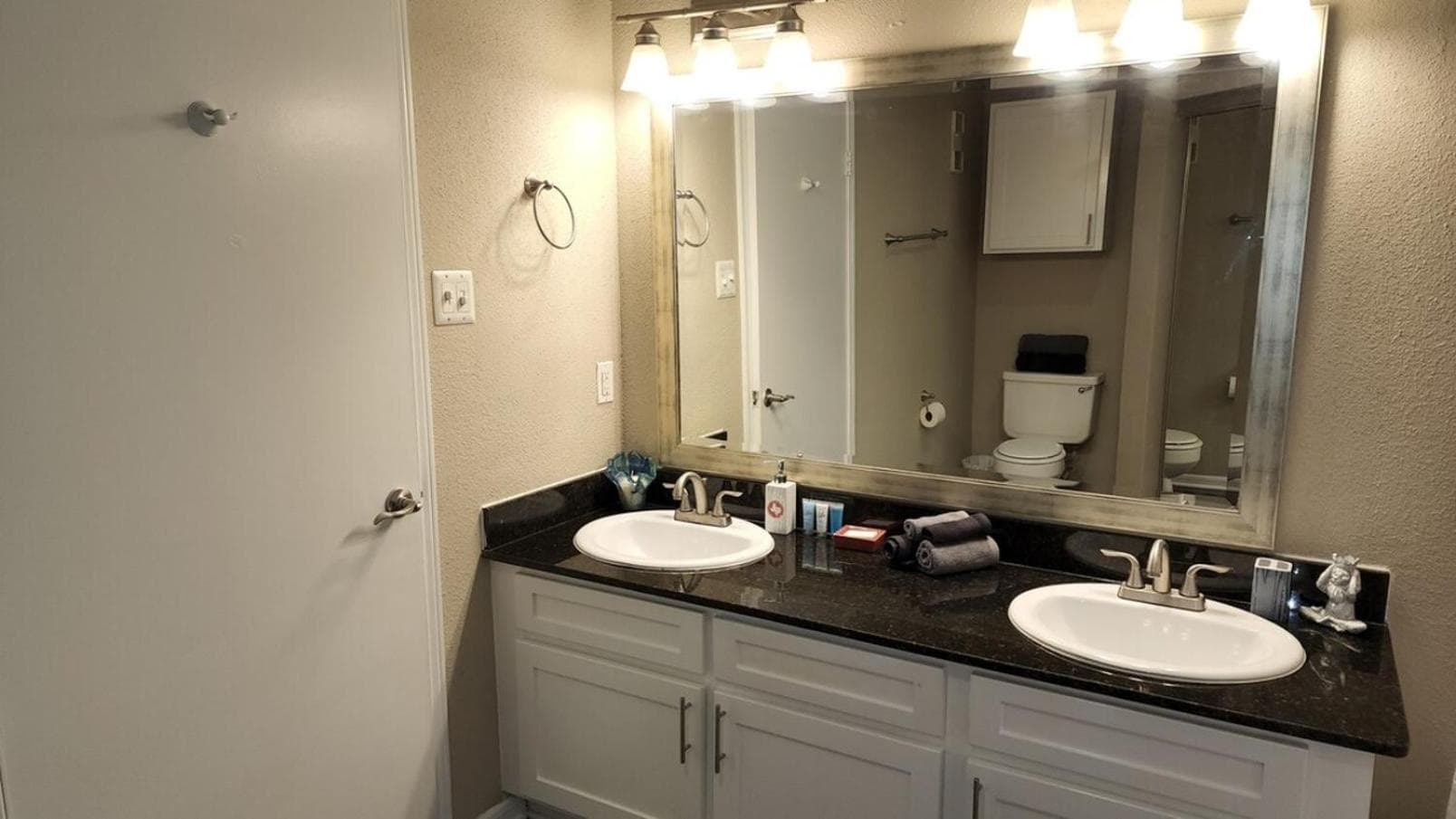 Photograph supplied for Med Center Charm 2br Haven