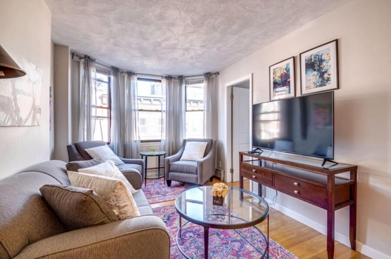 Photograph supplied for Spacious Apt In North End