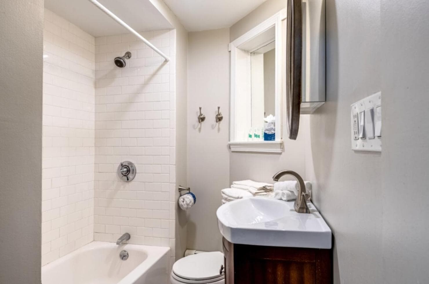 Photograph supplied for Spacious Apt In North End