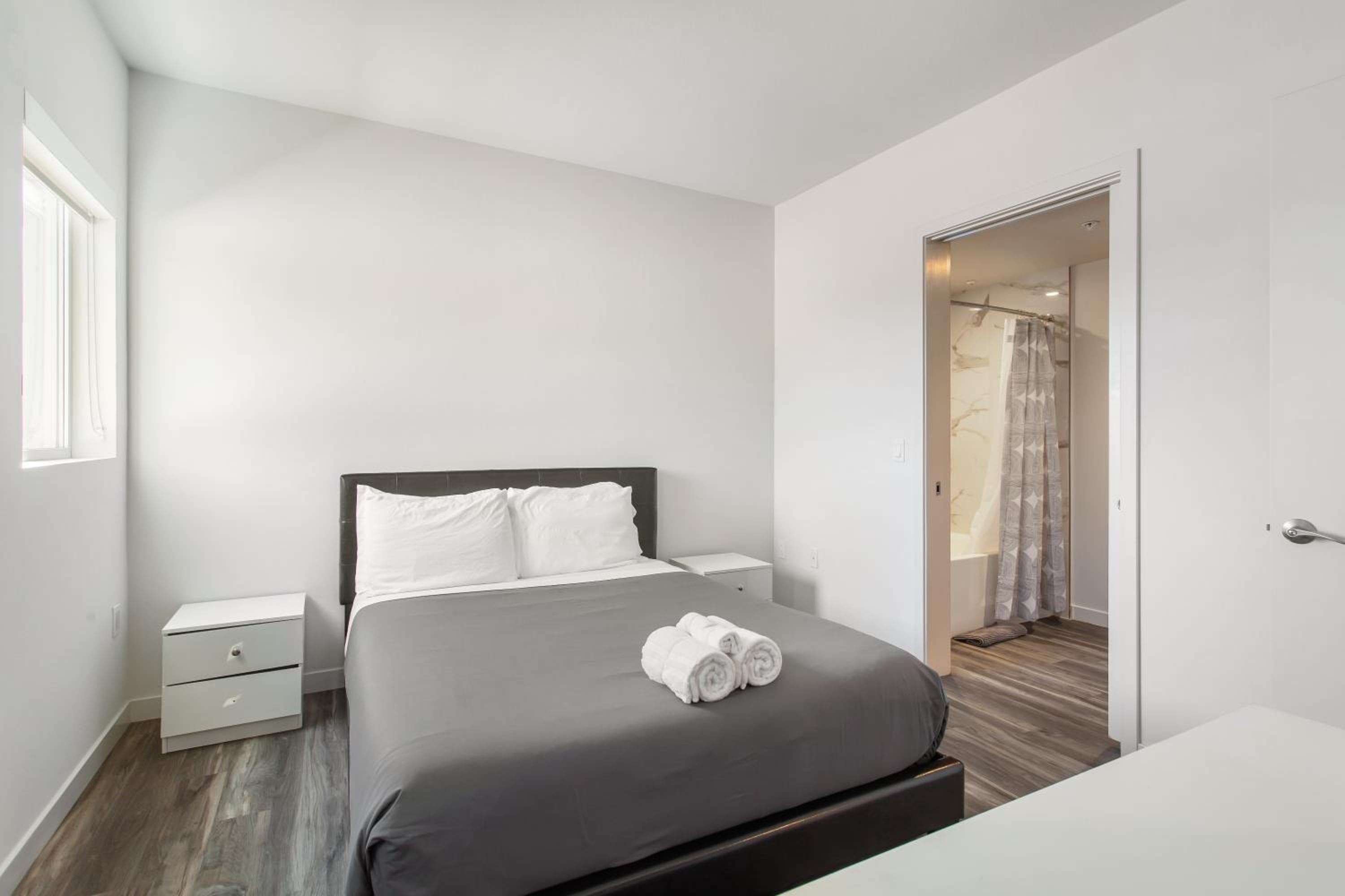 Photograph supplied for Luxury 2 bedroom at the heart of Melrose Boulevard