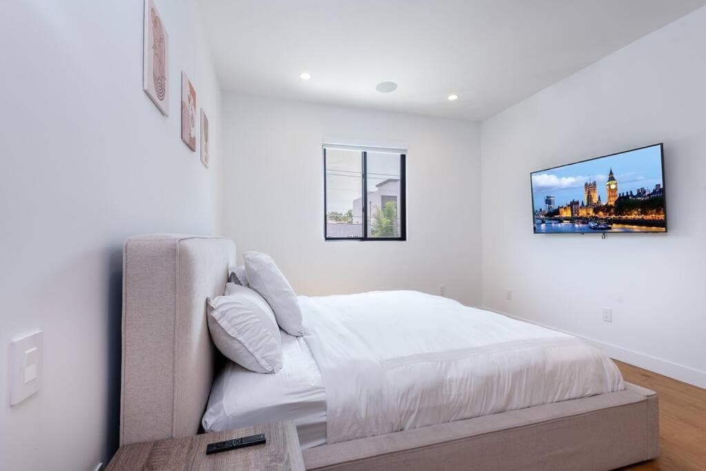 Photograph supplied for Exclusive Luxury 2BR Residence with Private Patio