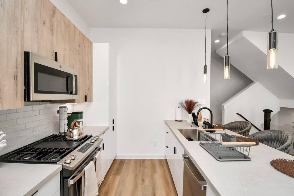 Photograph supplied for Chateau de Amour- Exquisite Townhouse - Medical Center, Downtown HTX