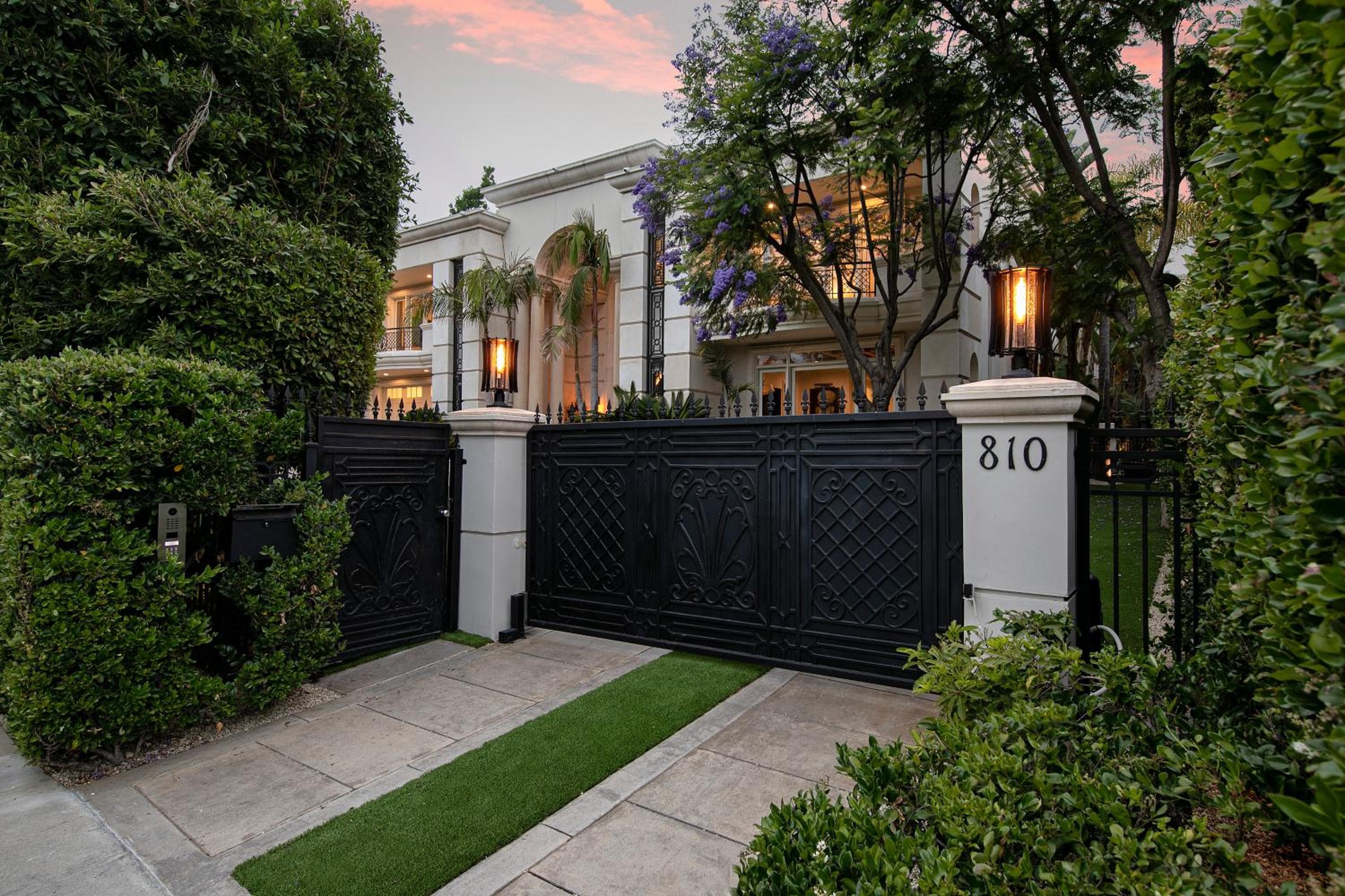 Photograph supplied for Sophisticated Grand Mansion