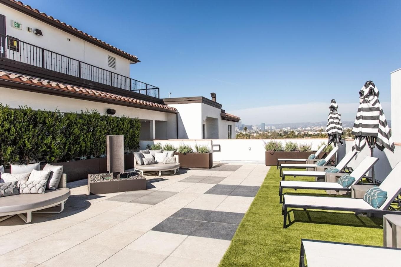 Photograph supplied for Hollywood & Miracle Mile Apartment Rentals
