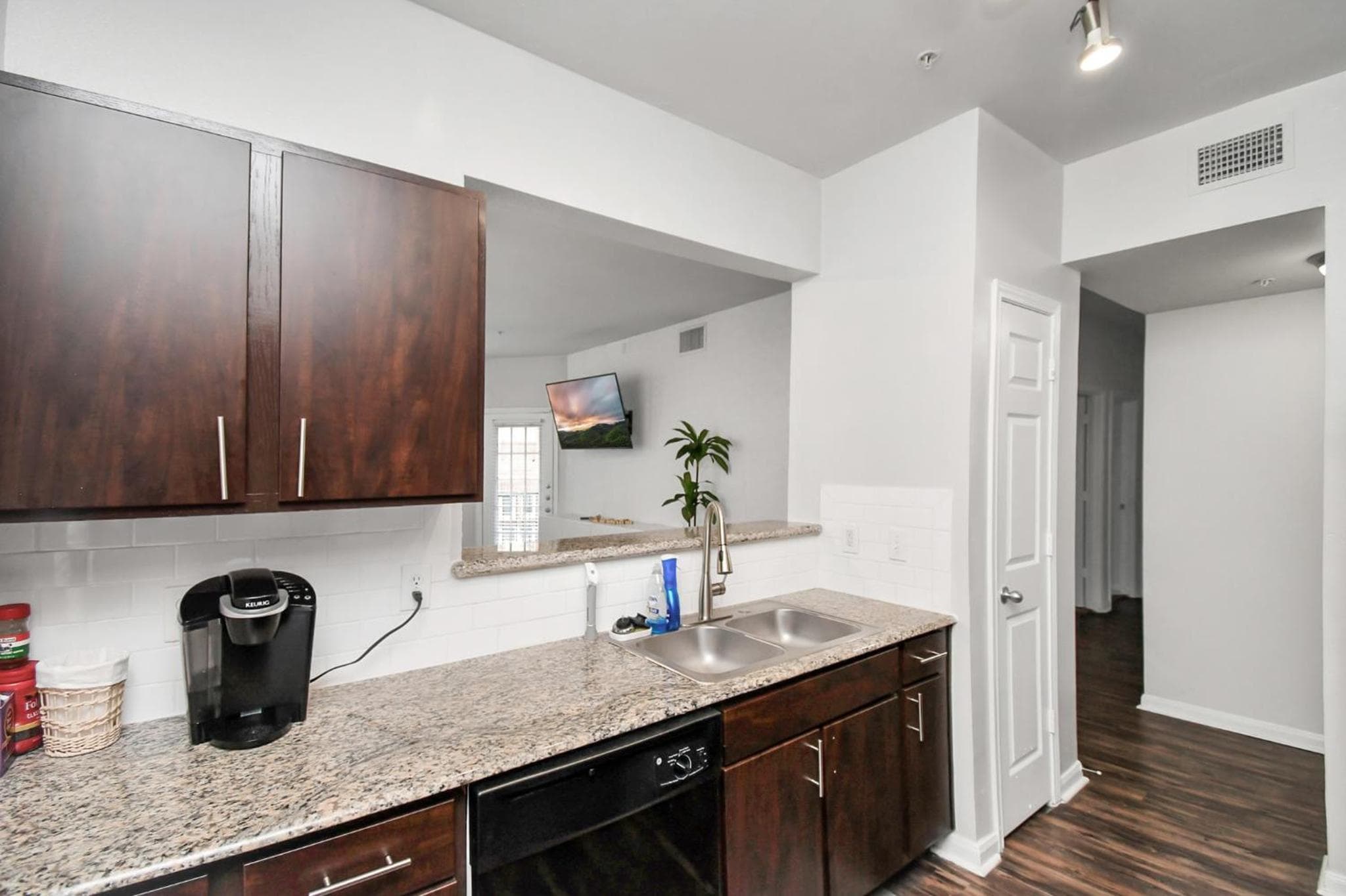Photograph supplied for 2 Bedroom Retreat Near Downtown - Med Ctr