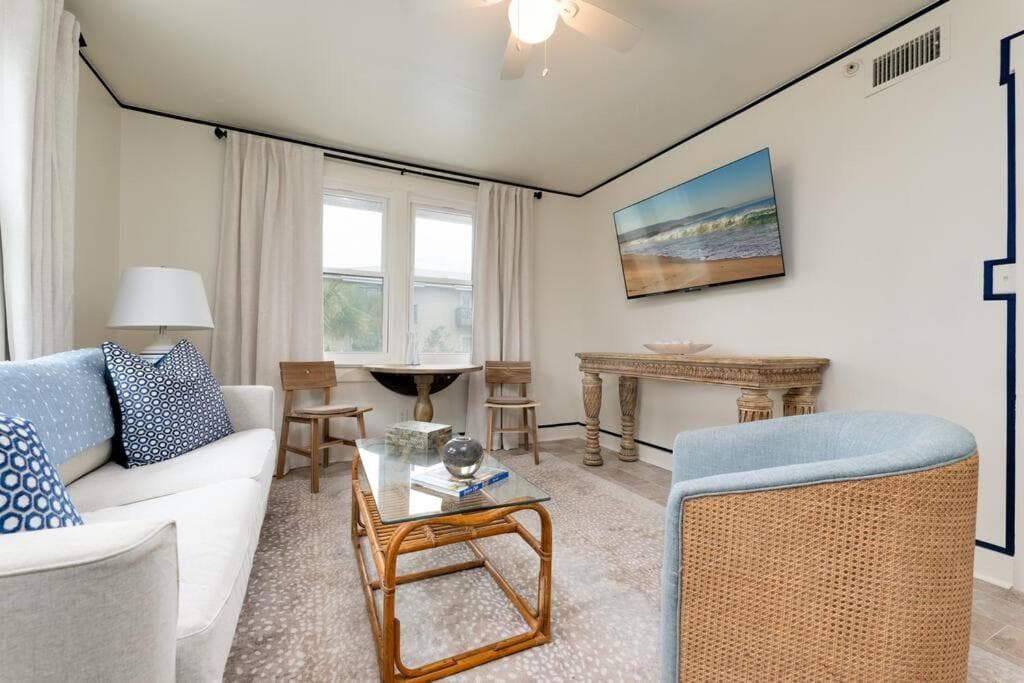 Photograph supplied for Be A Nomad - Large Group 7 Bedroom Pool House Jacksonville Beach
