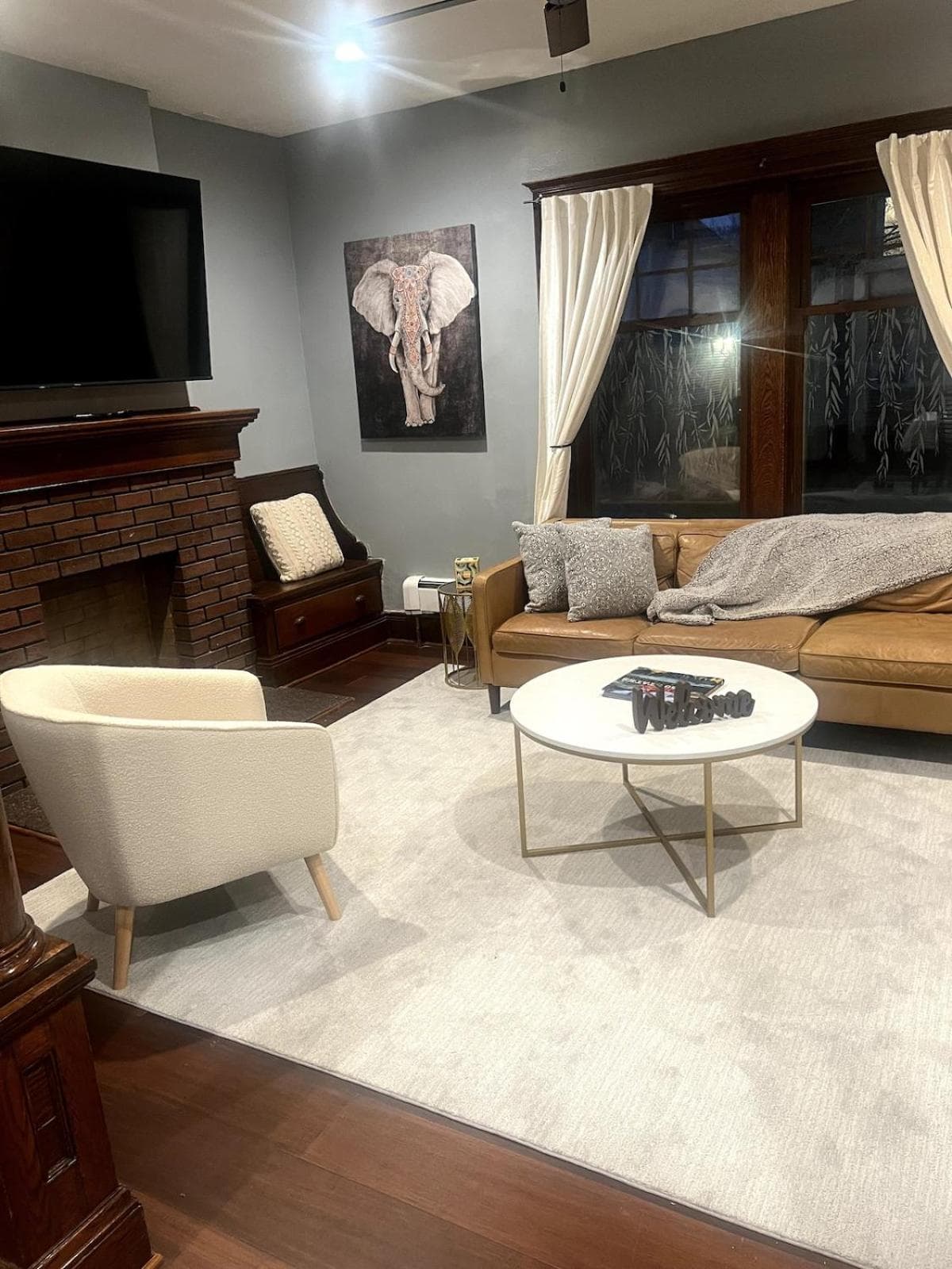 Photograph supplied for Mystic Cove Suite