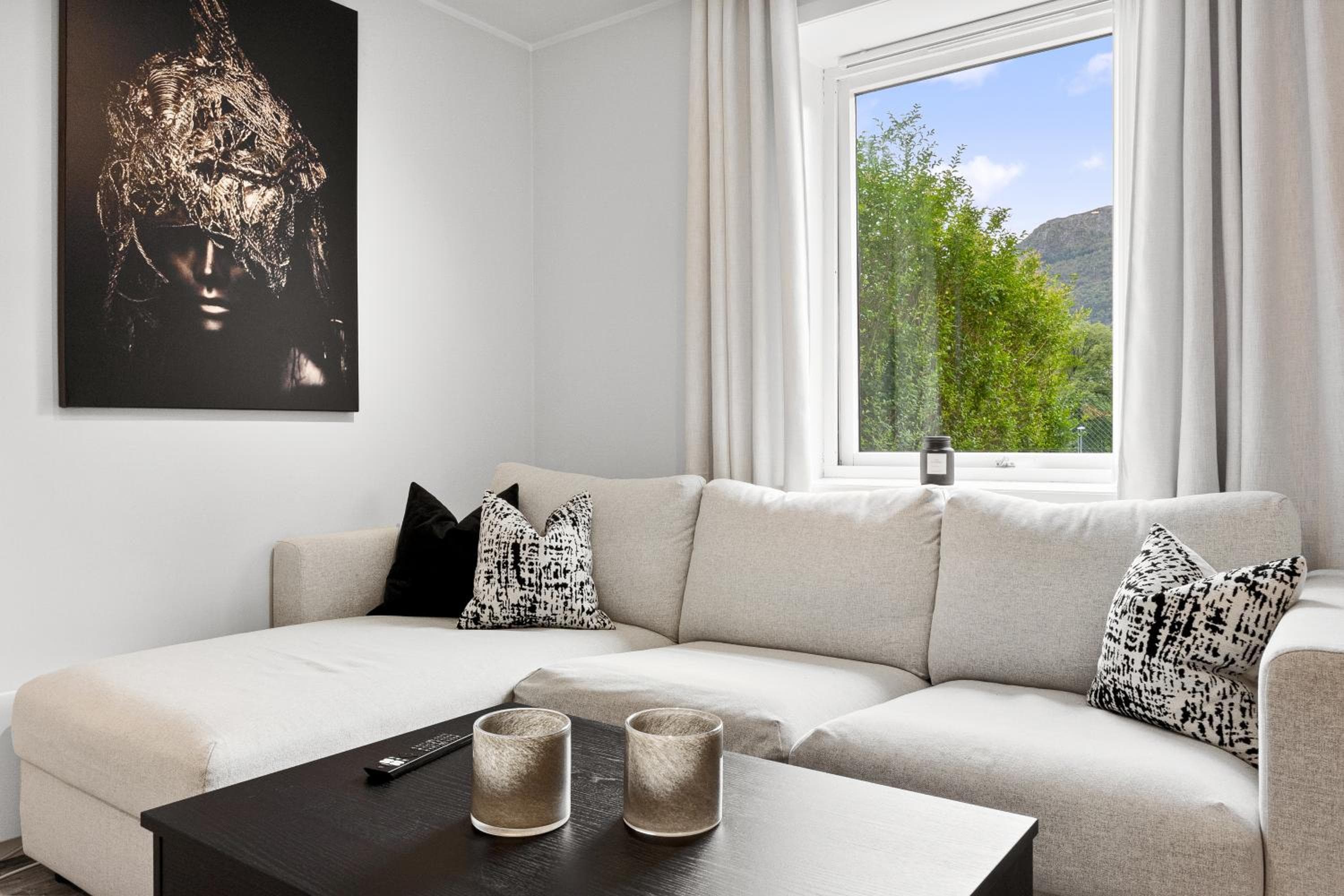 Photograph supplied for Pergola - Free parking - 5 min walk to facilities