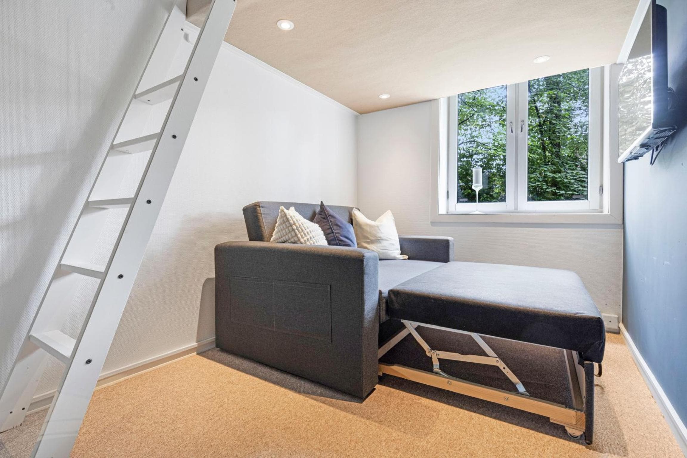 Photograph supplied for Central room rental in the city centre