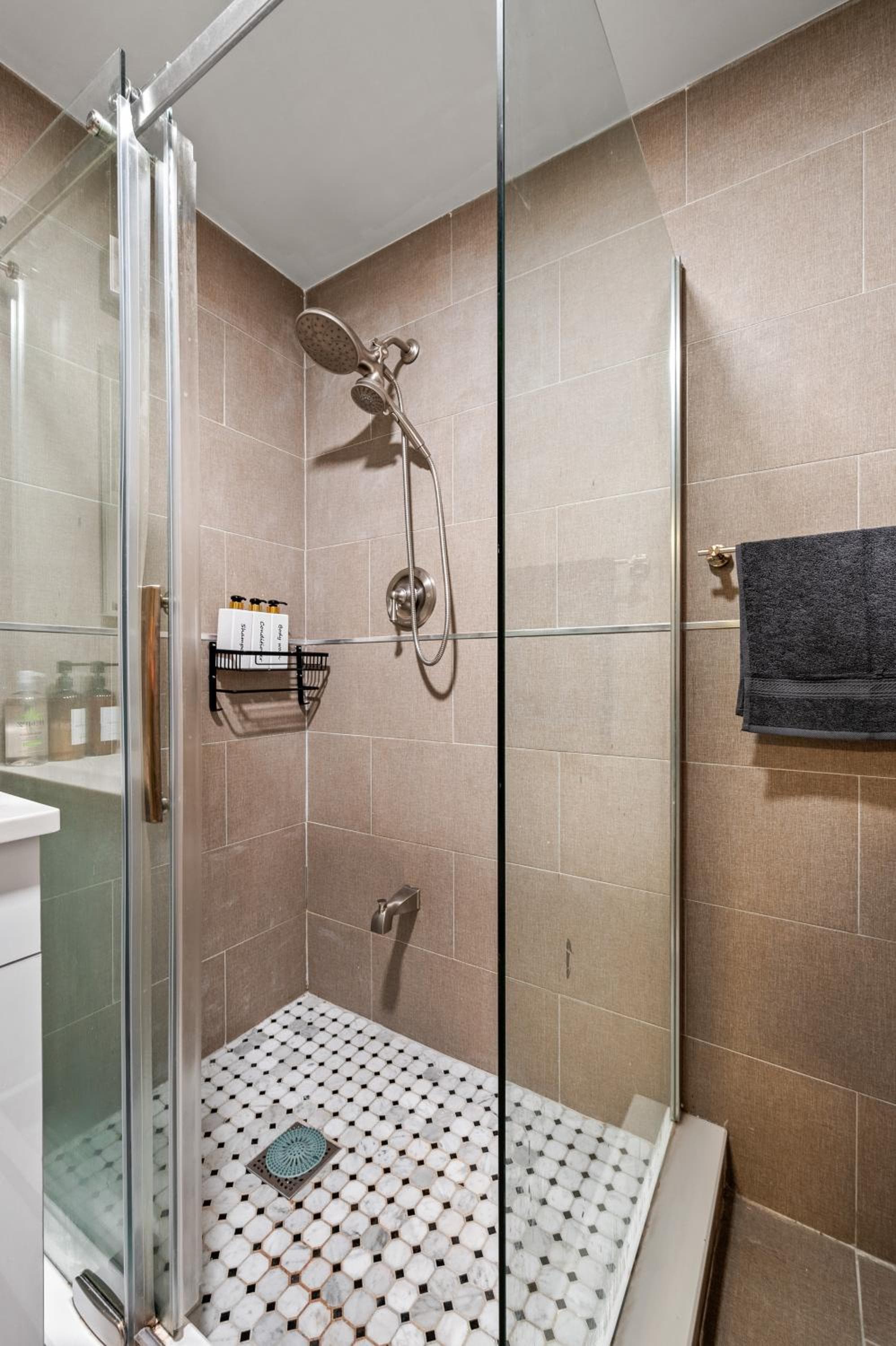 Photograph supplied for Active Central Park East 3bedrooms 2 bathrooms 1700 SF