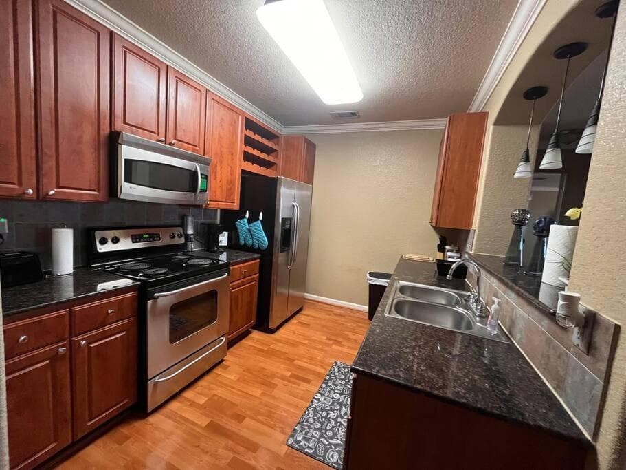 Photograph supplied for Cozy Condo, Full of Great Amenities Near NRG Stadium & Med District Pool&Gym