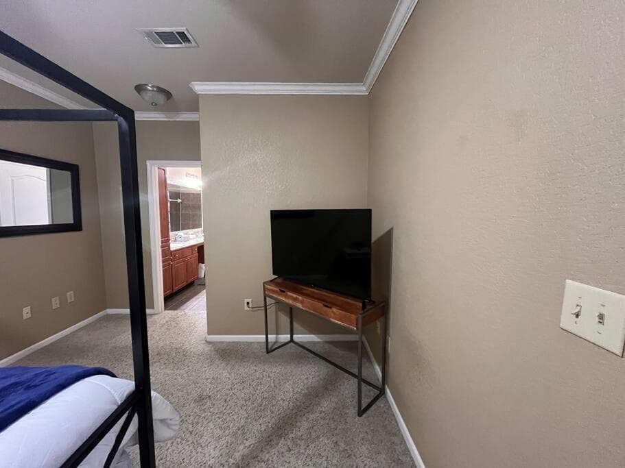 Photograph supplied for Cozy Condo, Full of Great Amenities Near NRG Stadium & Med District Pool&Gym
