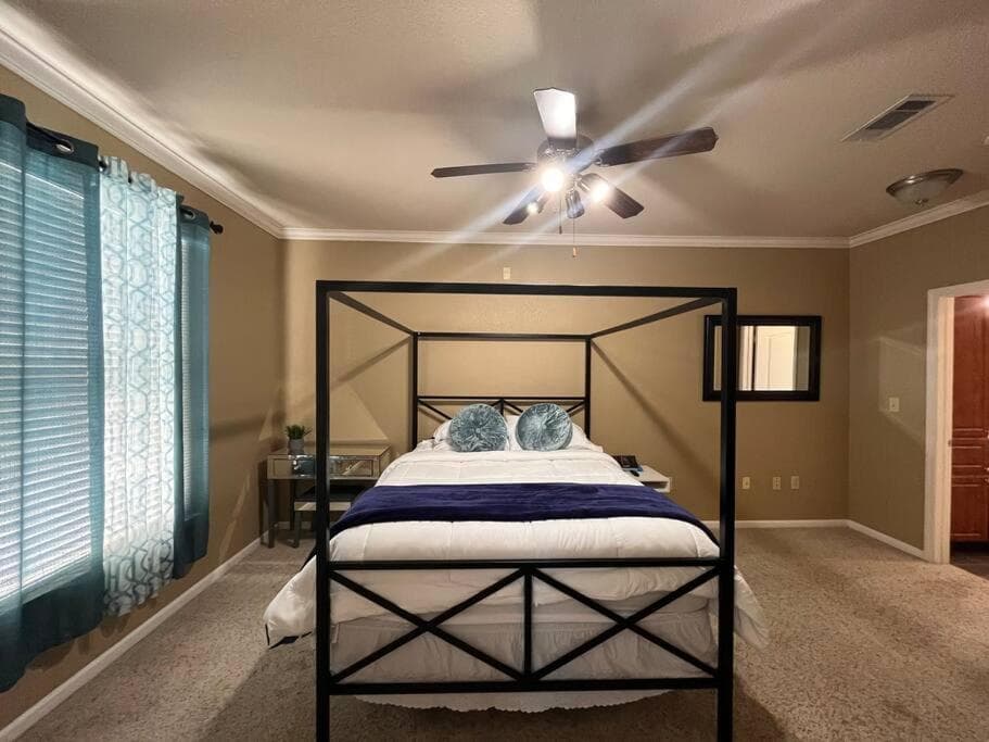Photograph supplied for Cozy Condo, Full of Great Amenities Near NRG Stadium & Med District Pool&Gym