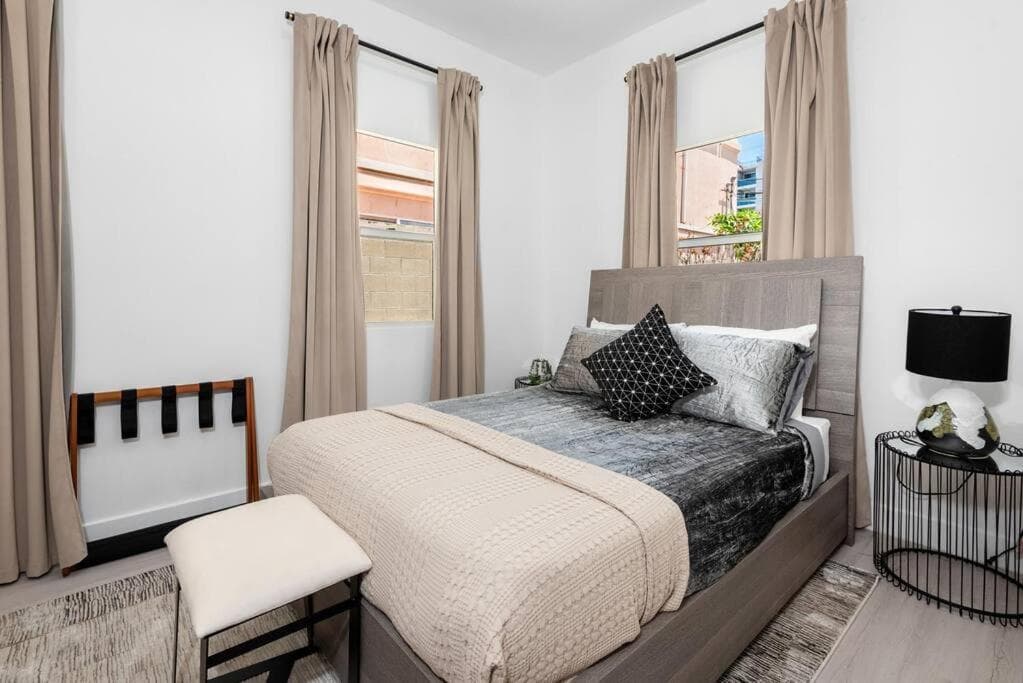 Photograph supplied for Spacious & Trendy 3-BR Gem near LA Attractions