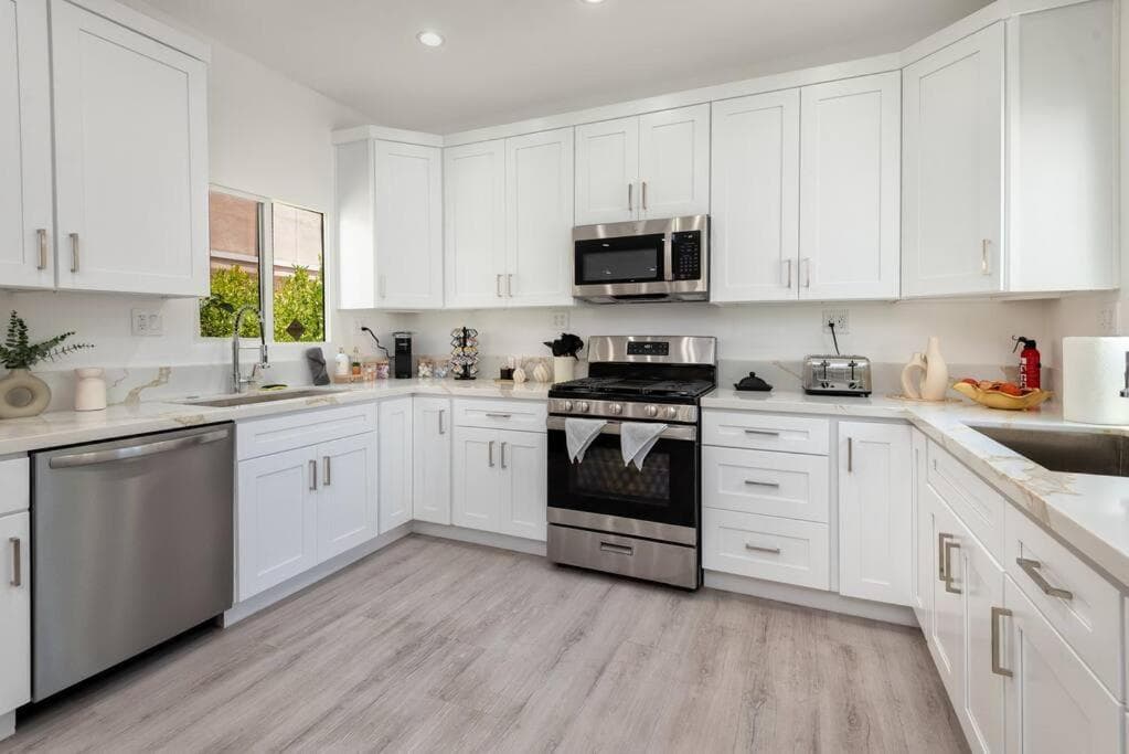 Photograph supplied for Spacious & Trendy 3-BR Gem near LA Attractions