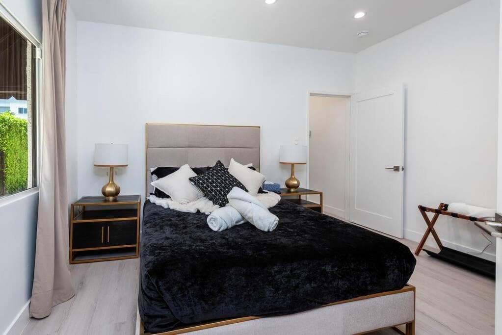 Photograph supplied for Spacious & Trendy 3-BR Gem near LA Attractions