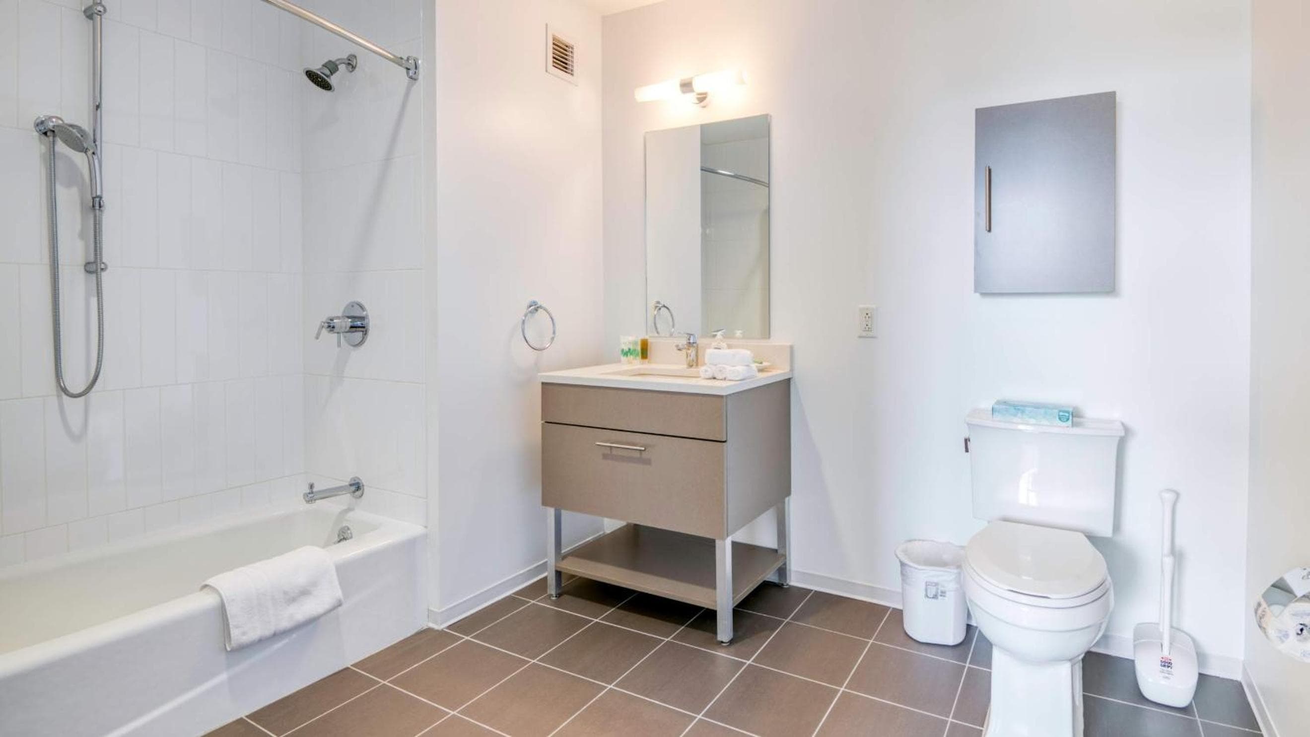 Photograph supplied for Modern Apt Near Kendall Square