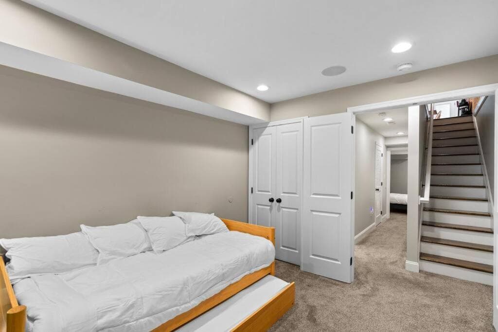 Photograph supplied for Federal Hill Luxury with Parking & Harbor View Rooftop