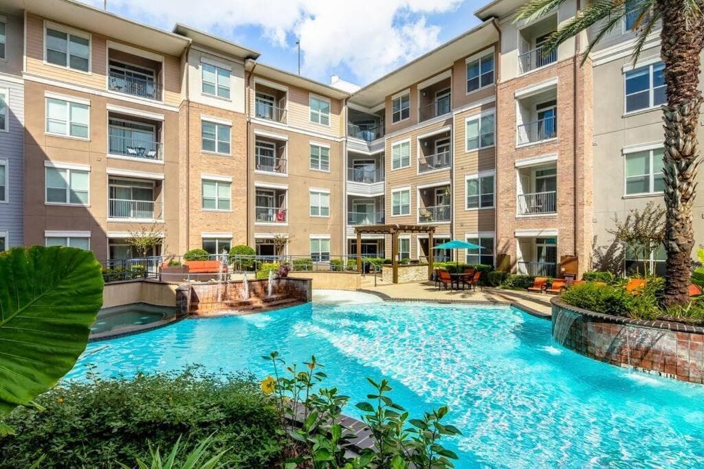 Photograph supplied for Luxury 2BR APT Walking Distance to NRG STADIUM & RODEO