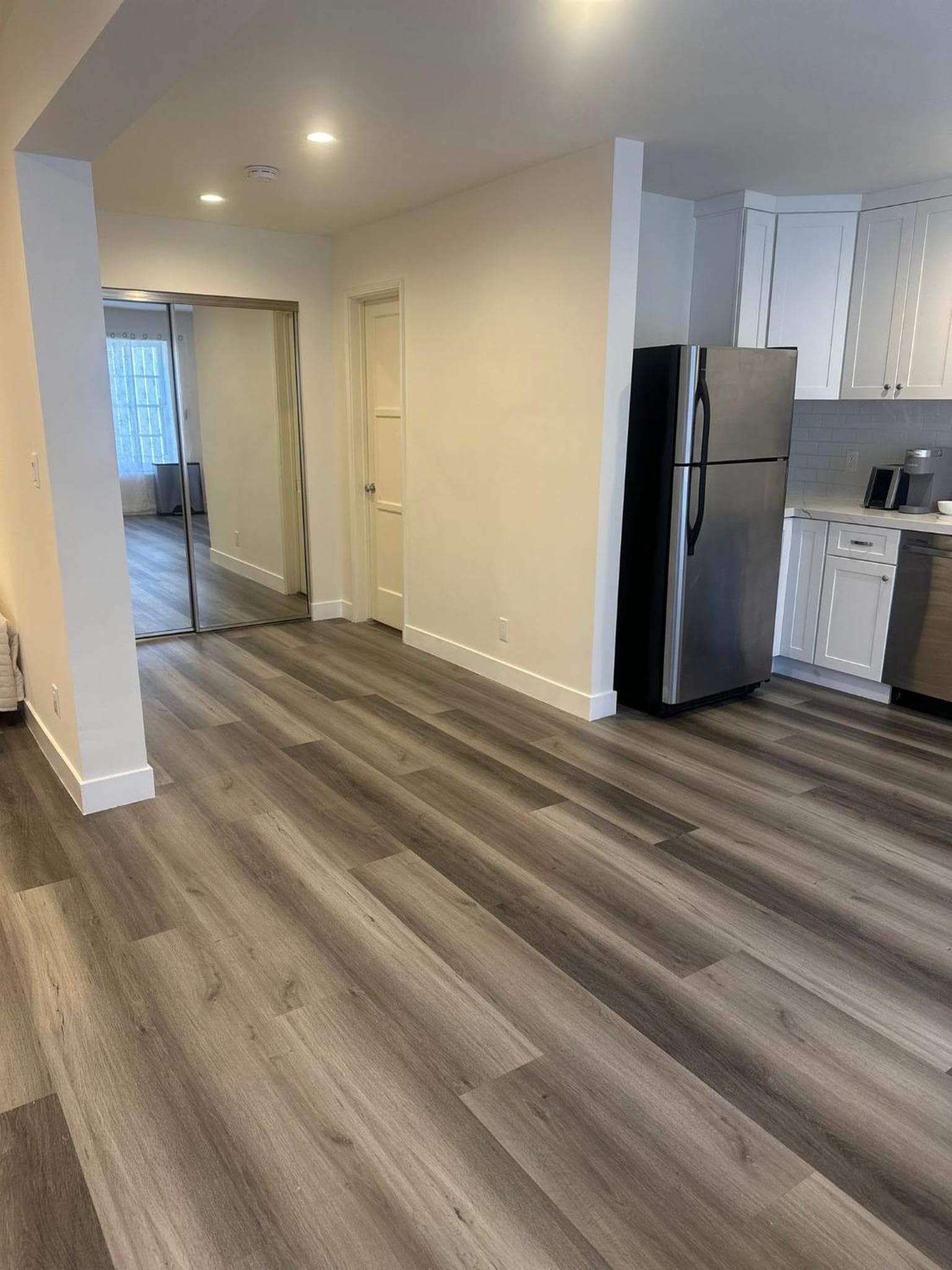 Photograph supplied for Splendid West Hollywood Loft