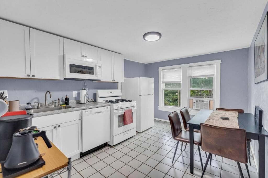 Photograph supplied for Quaint 2 Bedrooms in Historic Little Italy