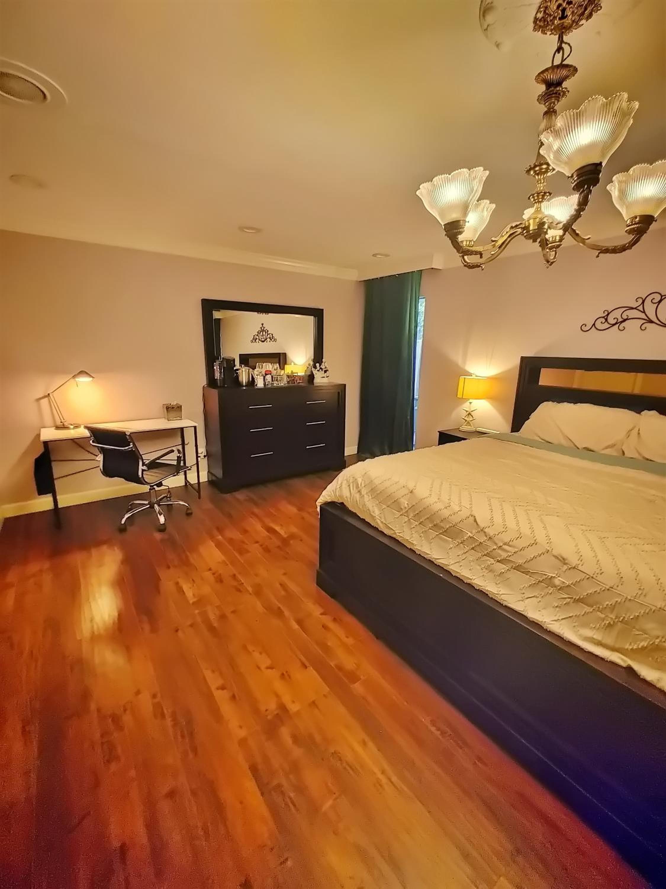 Photograph supplied for Huge 4-Bed House, Walk to Medical Center, MD Anderson, NRG, Rice, Free Parking