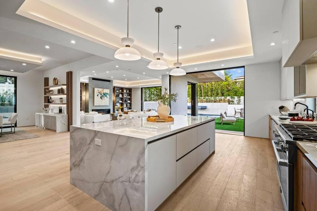 Photograph supplied for Ultra Luxe Modern Mansion With Roof deck Pool & Spa