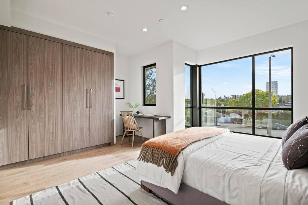 Photograph supplied for Ultra Luxe Modern Mansion With Roof deck Pool & Spa