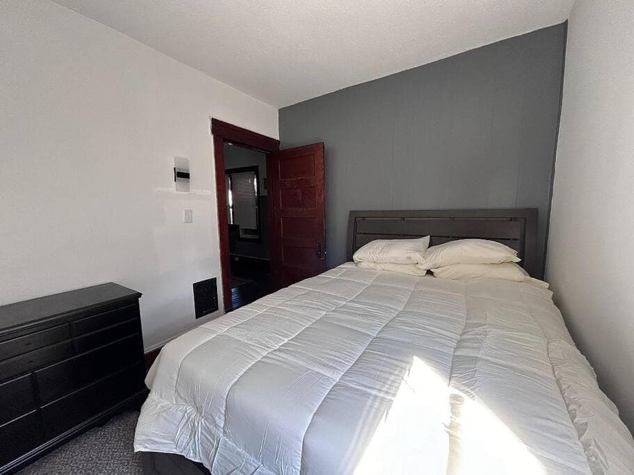 Photograph supplied for 2Bed Apt Near University Hospital