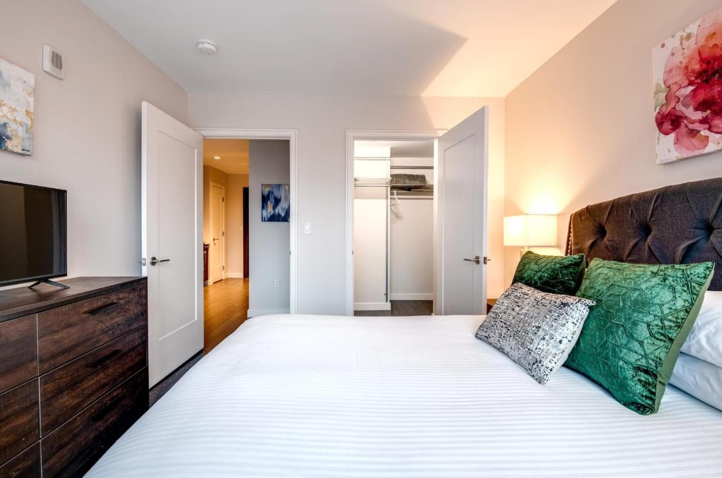 Photograph supplied for Luxury Apt in the Heart of Seaport
