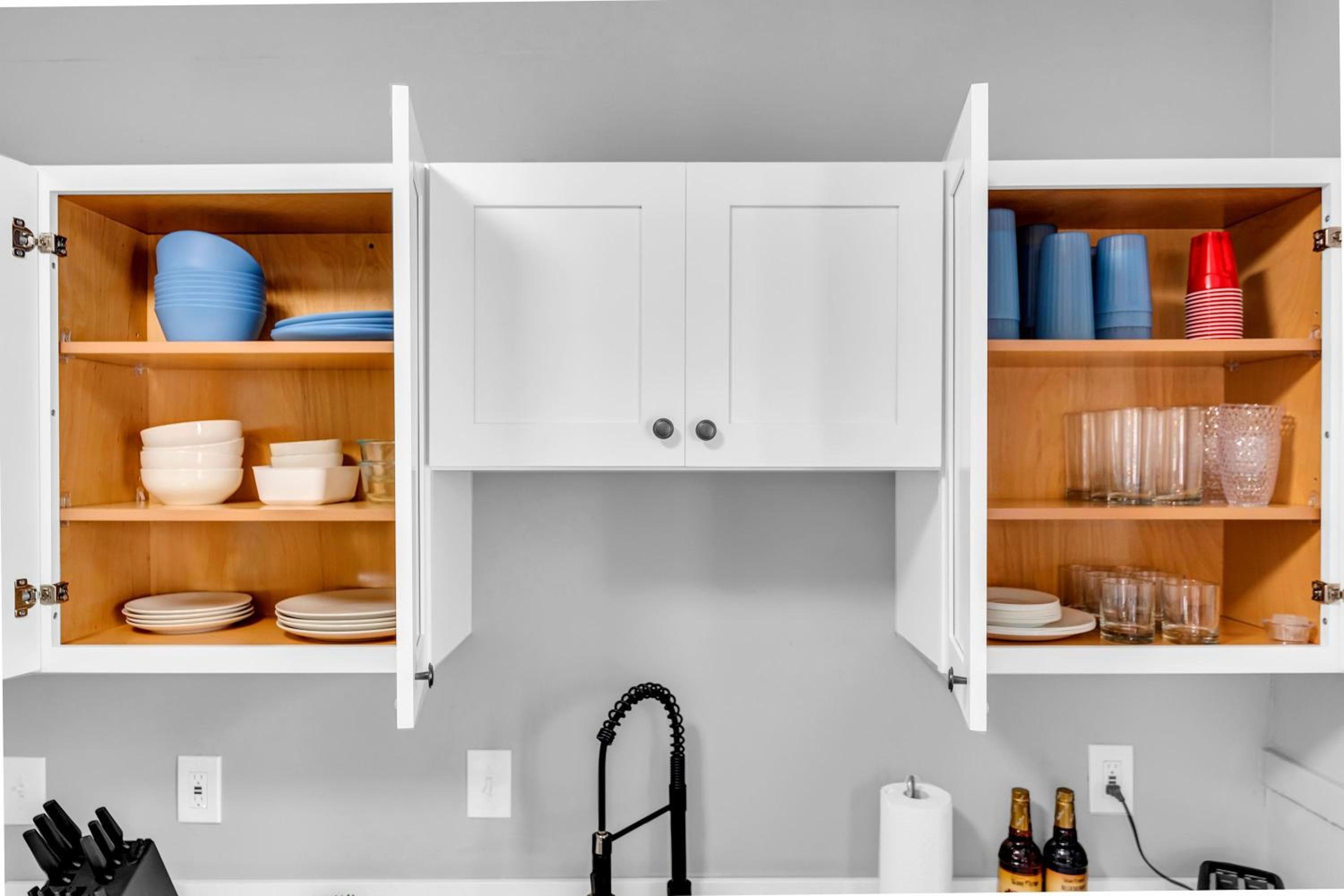 Photograph supplied for Stay Near Shaker Square Full Kitchen WiFi Desk
