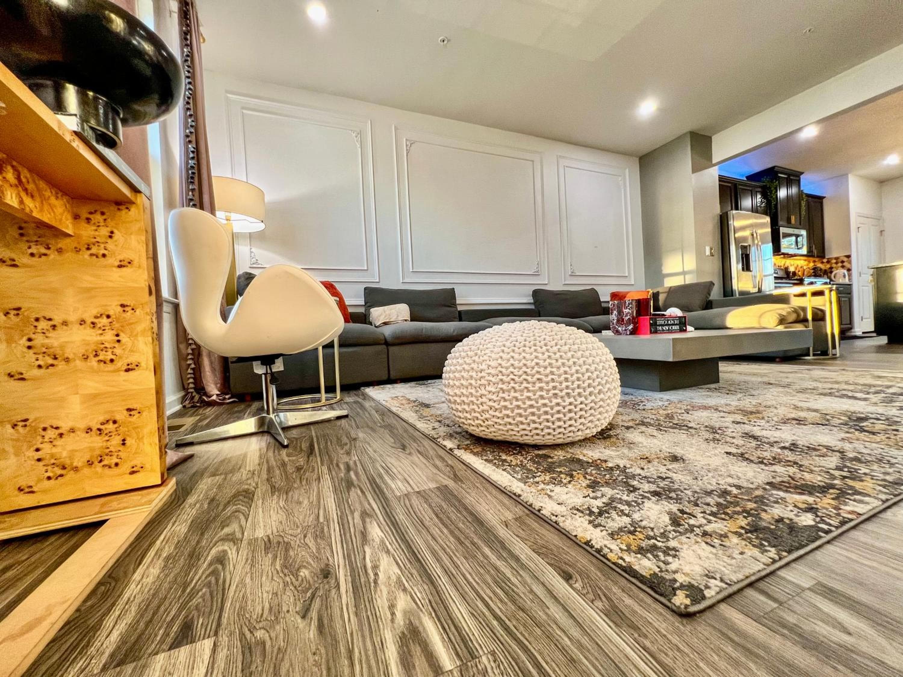 Photograph supplied for Lux Townhome Free Parking 12 min to BWI