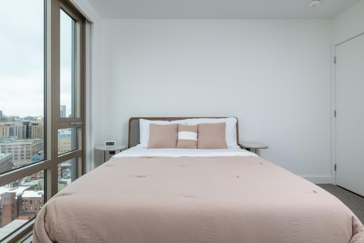 Photograph supplied for Upscale Penthouse w Gym & Parking near MGH & TUFTS