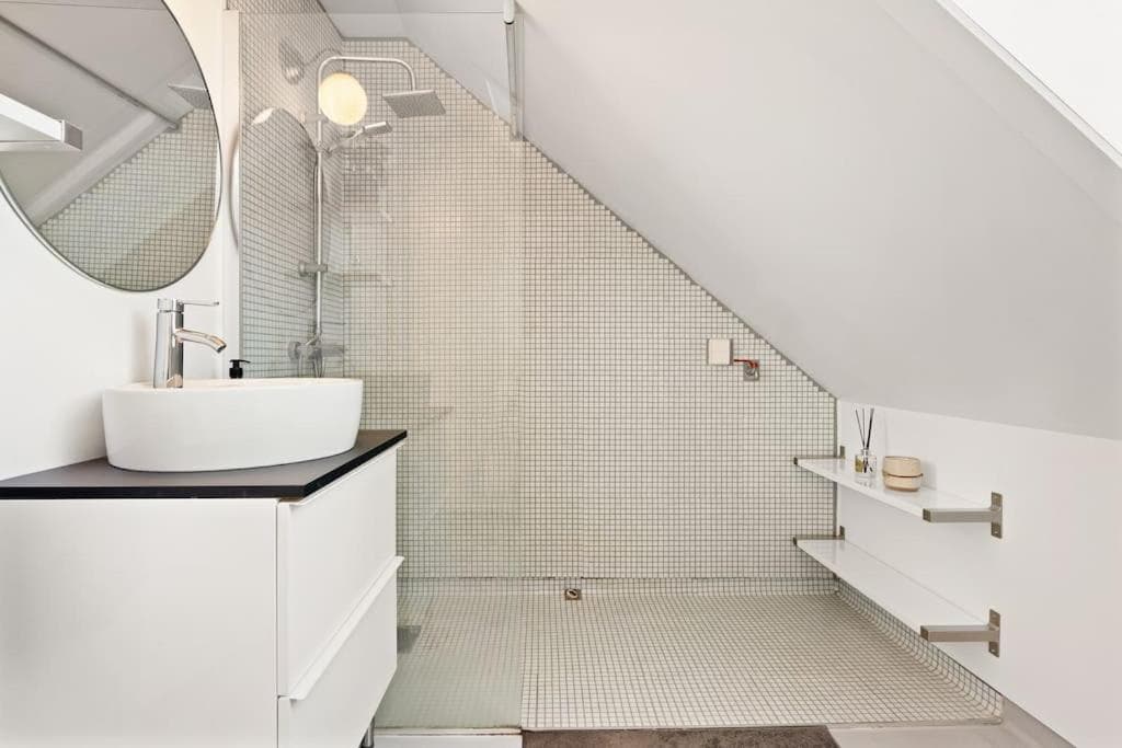 Photograph supplied for Dinbnb Appartments l 250 meters from bybanen I VilVite I built in 1800s