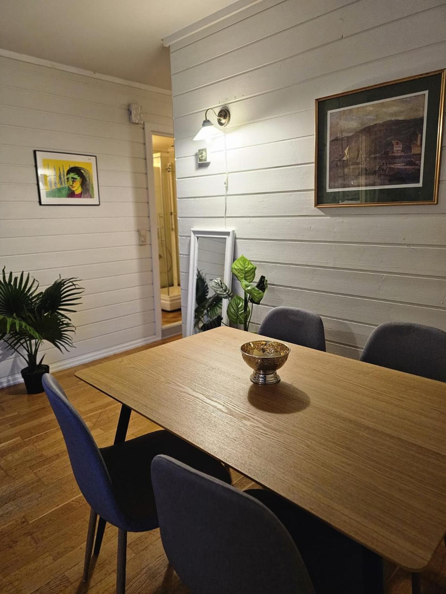 Photograph supplied for Private room - 5 in a luxury villa CHALET STYLE